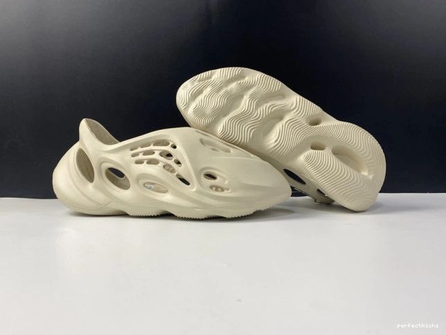 RNNR Yeezy Foam FY4567 Adidas Sand 0815